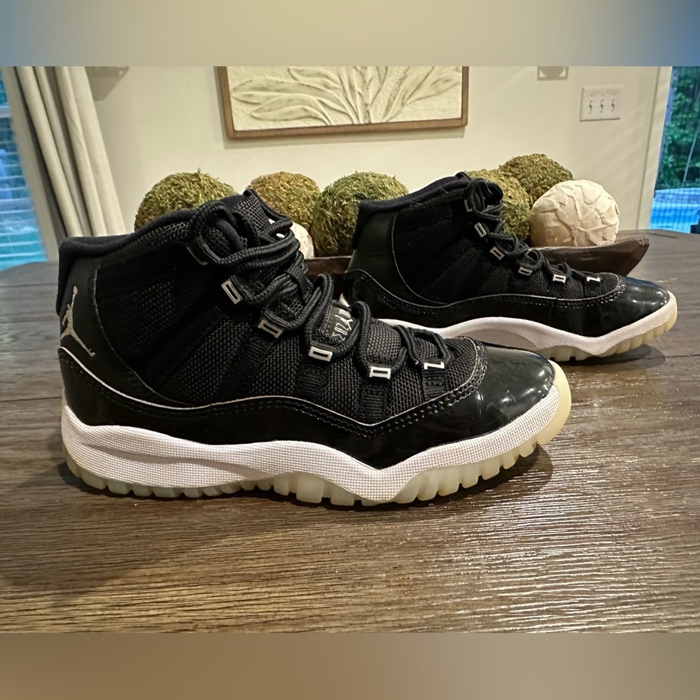 Kids Jordan 11